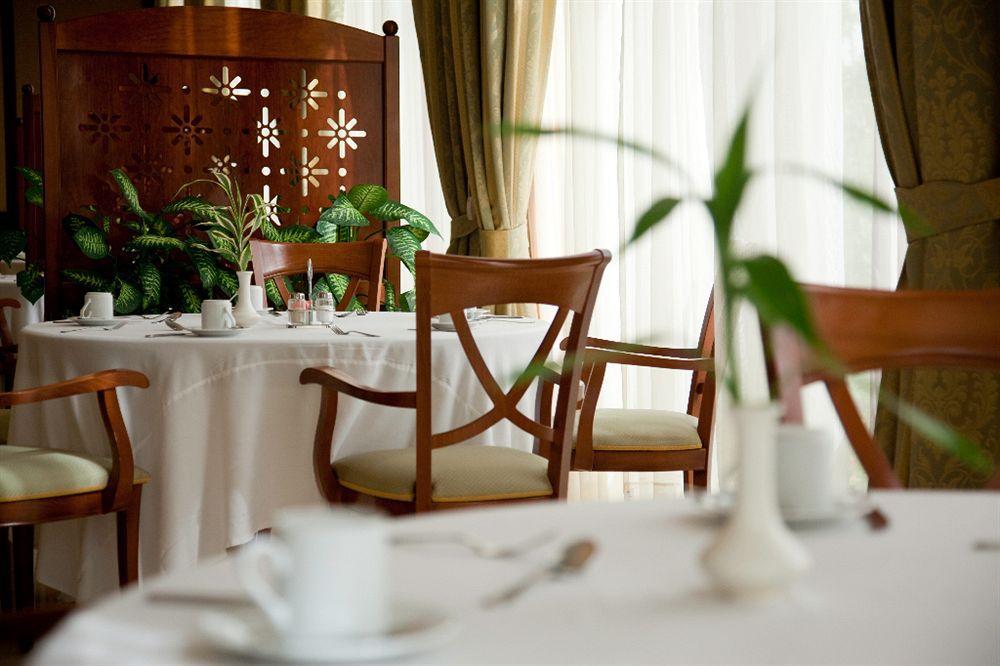 Lancaster Ouaga 2000 Hotell Ouagadougou Exteriör bild