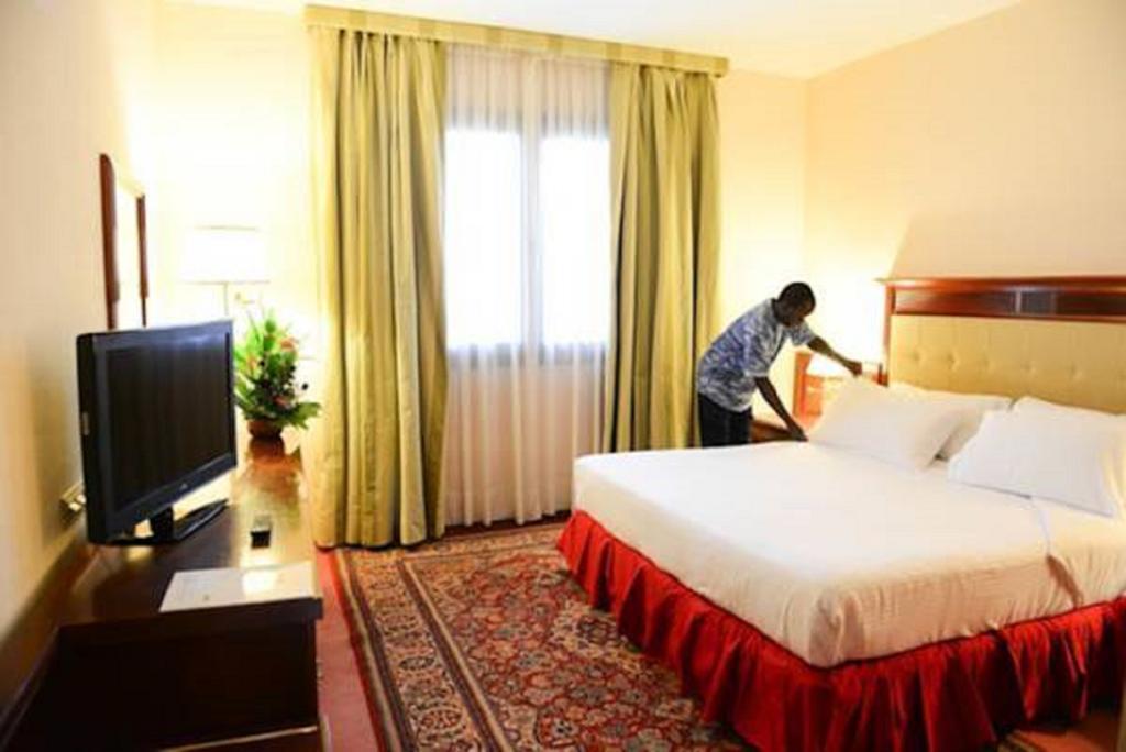 Lancaster Ouaga 2000 Hotell Ouagadougou Exteriör bild